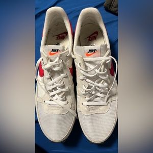 Nike Challenger * Like New *